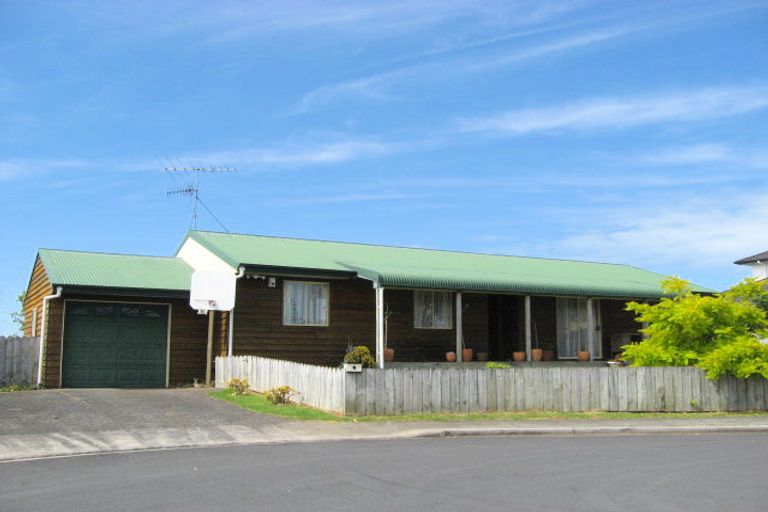 Photo of property in 7 Hocken Place, Mangere Bridge, Auckland, 2022