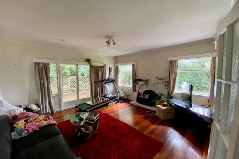 Photo of property in 260 Henderson Valley Road, Henderson, Auckland, 0612
