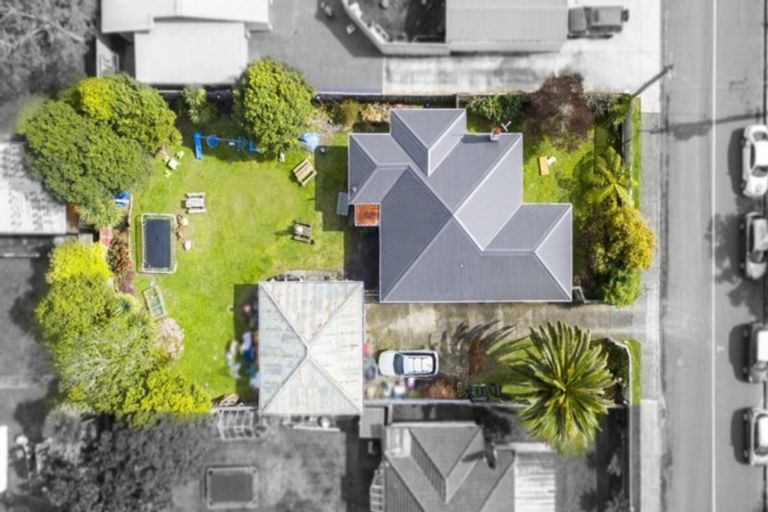 Photo of property in 6 Homedale Road, Wainuiomata, Lower Hutt, 5014