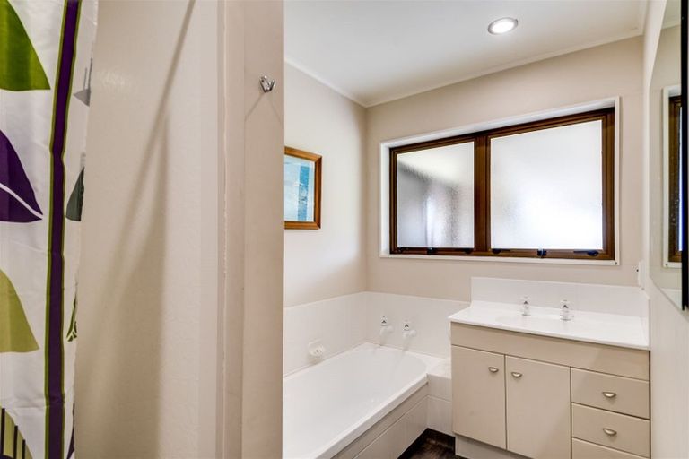 Photo of property in 215 Guppy Road, Taradale, Napier, 4112