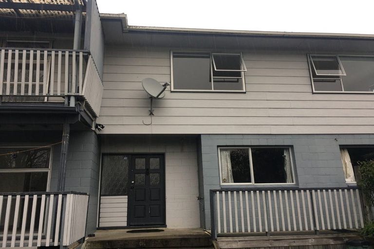 Photo of property in 87 Waimumu Road, Massey, Auckland, 0614
