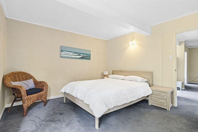 Photo of property in 52 Pitcairn Street, Oakura, 4314