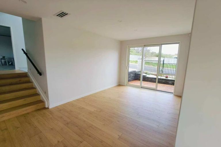 Photo of property in 22 Bela Vista Boulevard, Swanson, Auckland, 0614