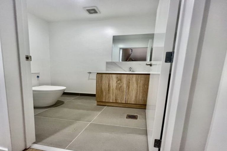 Photo of property in 79 Kaha Road, Papakura, 2110