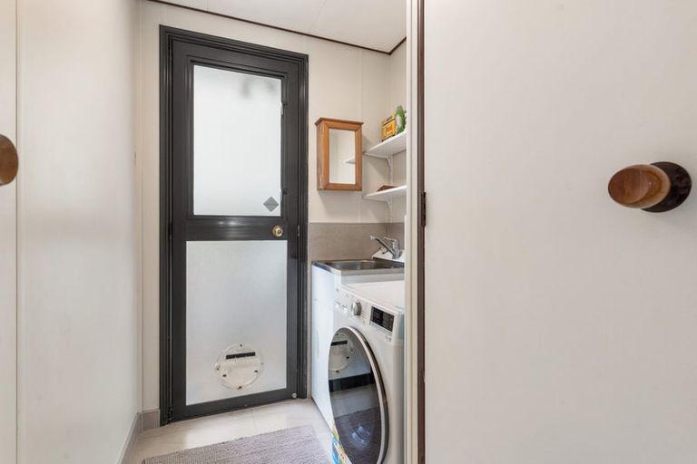 Photo of property in 2b Grenadine Place, Unsworth Heights, Auckland, 0632