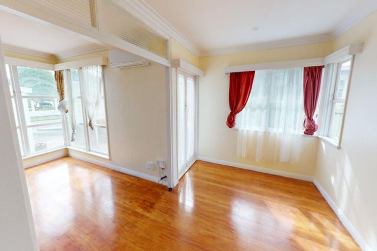 Photo of property in 15 Sheffield Street, Awapuni, Palmerston North, 4412