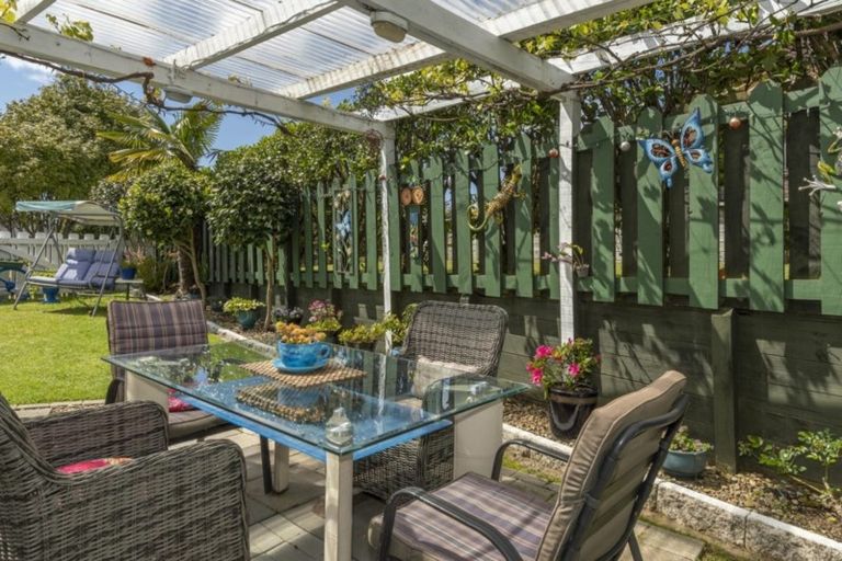 Photo of property in 10 Bayvista Close, Welcome Bay, Tauranga, 3112