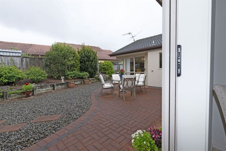 Photo of property in 26 Hillwell Drive, Henderson, Auckland, 0612