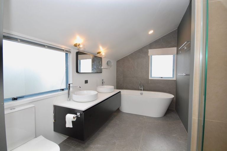 Photo of property in 11 Wilmington Place, Forrest Hill, Auckland, 0620