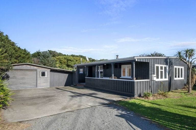 Photo of property in 619 Waitarere Beach Road, Waitarere Beach, Levin, 5510