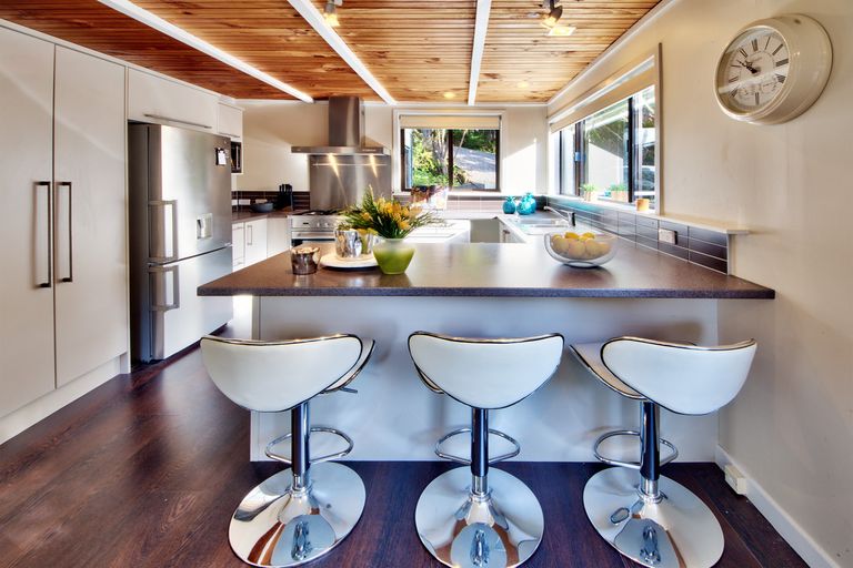 Photo of property in 7 Sylvan Valley Avenue, Titirangi, Auckland, 0604