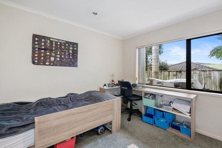 Photo of property in 60 Cabeleigh Drive, Helensville, 0800