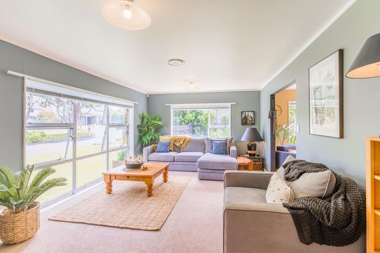 Photo of property in 16 Manly Garden, Paraparaumu Beach, Paraparaumu, 5032