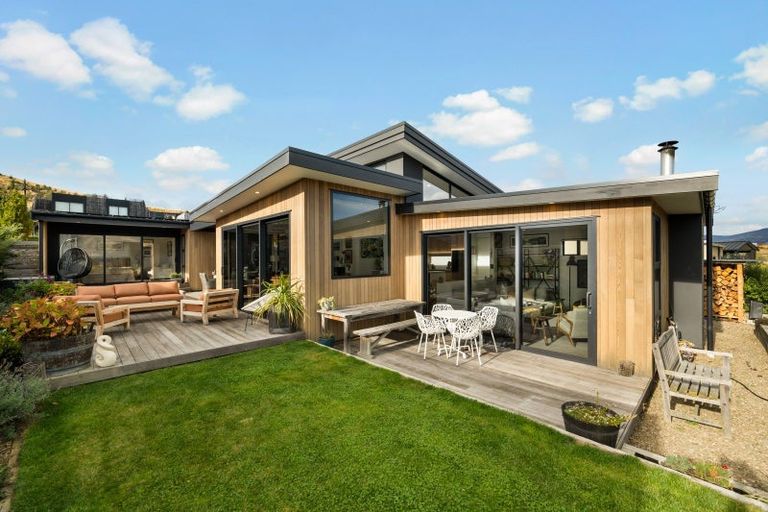 Photo of property in 15 Mills Road, Wanaka, 9305