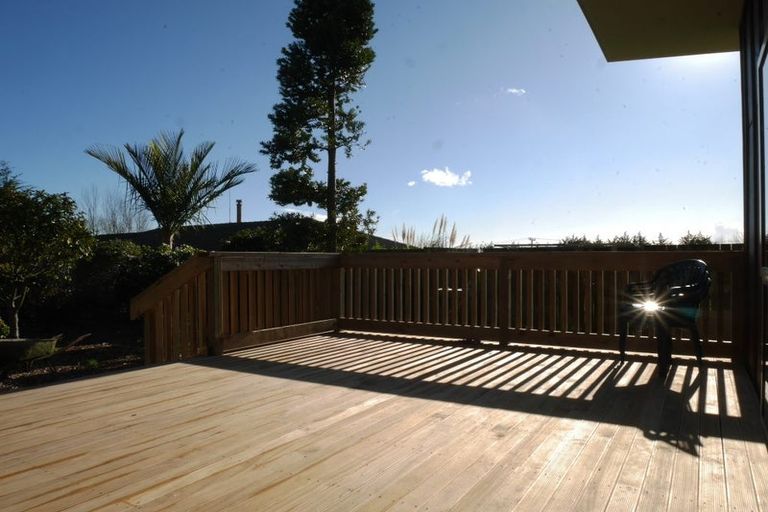 Photo of property in 11 Kebbell Drive, Waikanae, 5391