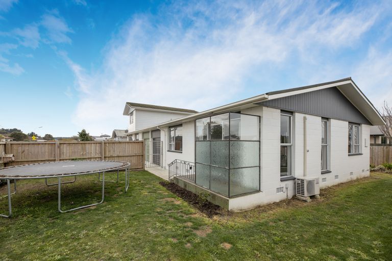 Photo of property in 2 Lamorna Road, Parklands, Christchurch, 8083