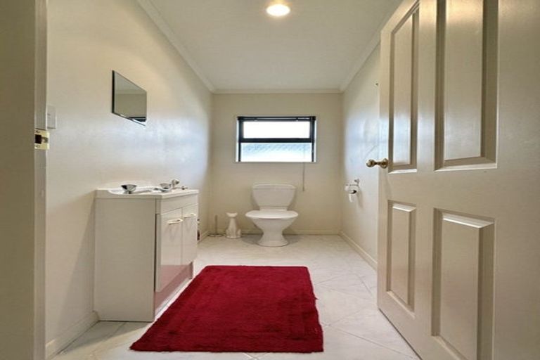 Photo of property in 5 Birkinshaw Grove, Riverstone Terraces, Upper Hutt, 5018