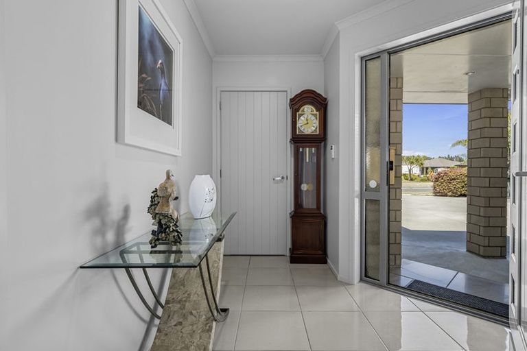 Photo of property in 5 Rainey Crescent, Papamoa Beach, Papamoa, 3118