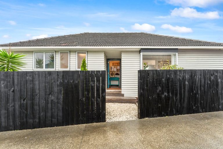 Photo of property in 921 Whangaparaoa Road, Manly, Whangaparaoa, 0930