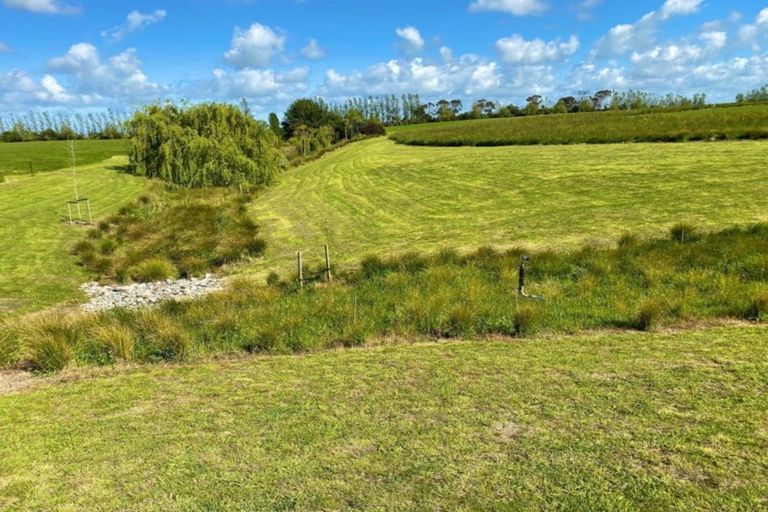 Photo of property in 74 Hartwell Drive, Kelvin Grove, Palmerston North, 4470