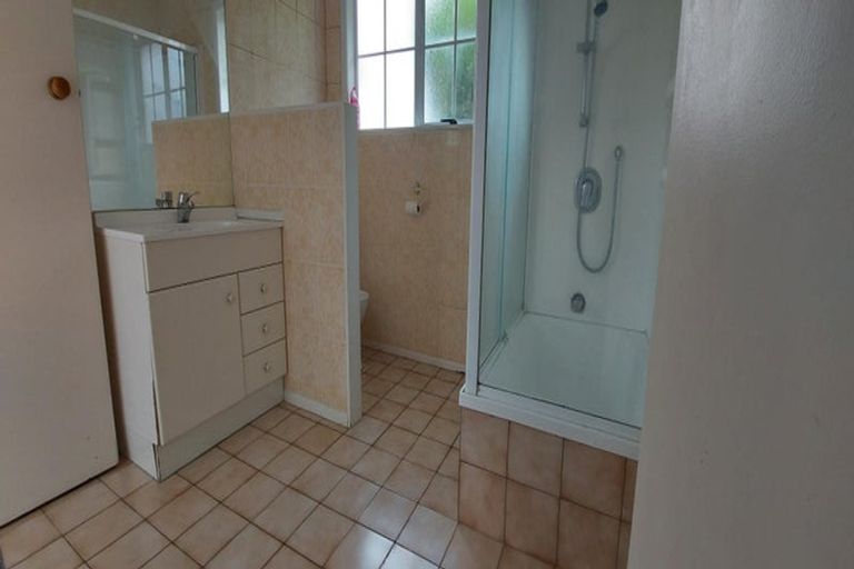 Photo of property in 129 Mcleod Road, Te Atatu South, Auckland, 0610