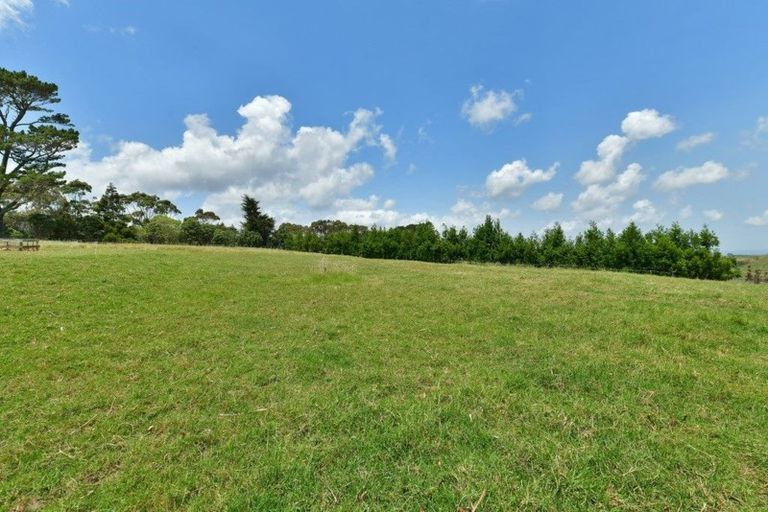 Photo of property in 639 Peak Road, Helensville, 0875