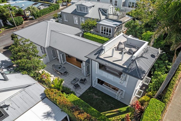Photo of property in 21 St Aubyn Street, Devonport, Auckland, 0624