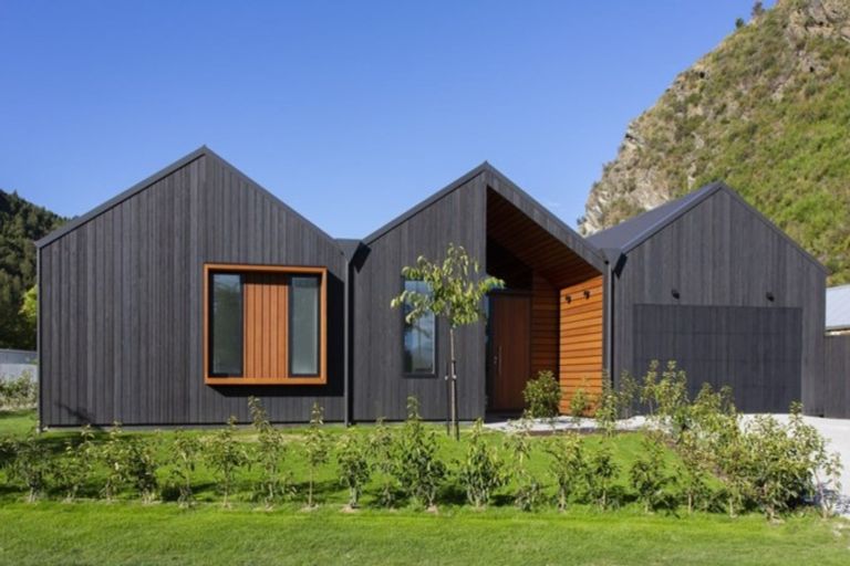Photo of property in 34 Flynn Lane, Arrowtown, 9302