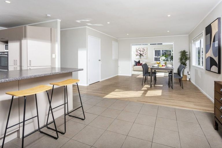 Photo of property in 1/67 Langana Avenue, Browns Bay, Auckland, 0630