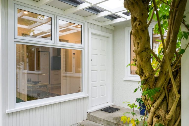 Photo of property in 8 Waterloo Crescent, Hokowhitu, Palmerston North, 4410