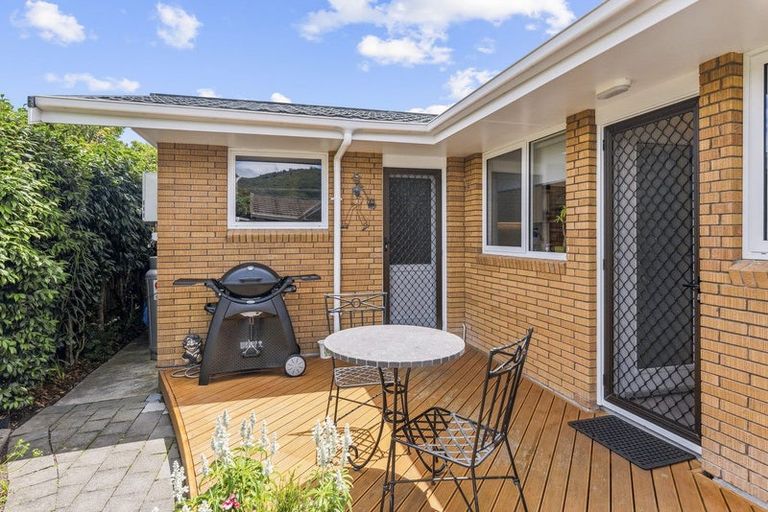 Photo of property in 2 Rewarewa Crescent, Waikanae, 5036
