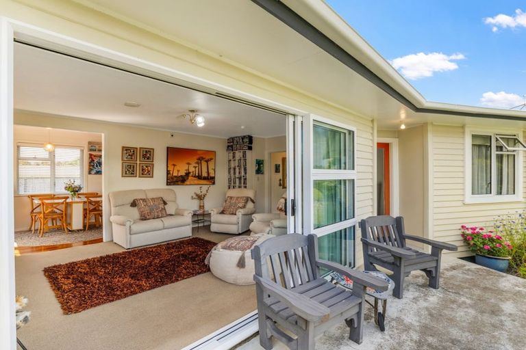 Photo of property in 22 Camellia Avenue, Aramoho, Whanganui, 4500
