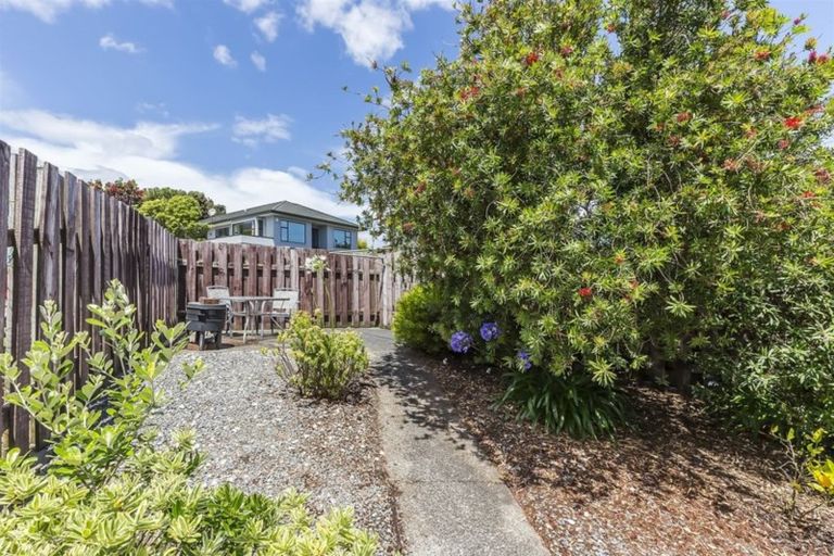 Photo of property in 5/2 The Top Gallant, Whitby, Porirua, 5024