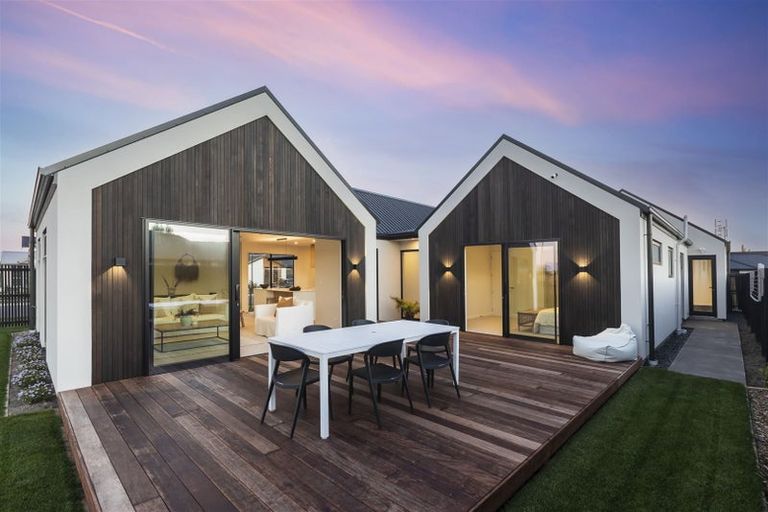 Photo of property in 28 Oakmill Drive, Casebrook, Christchurch, 8051