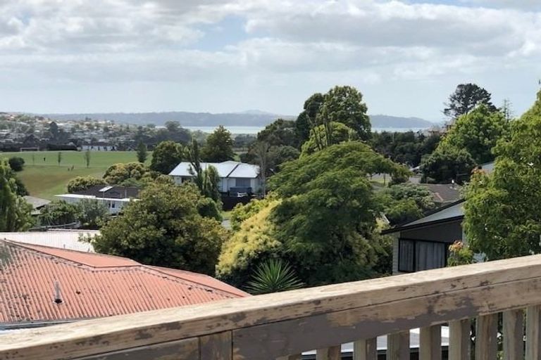 Photo of property in 463 Don Buck Road, Massey, Auckland, 0614