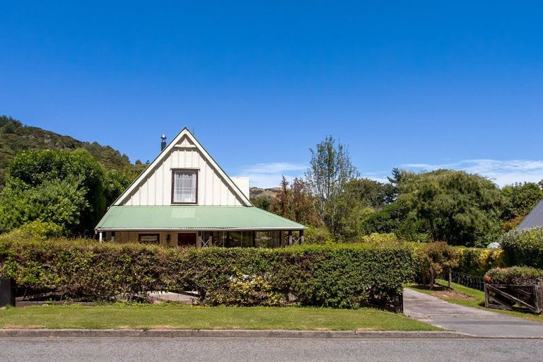 Photo of property in 26 Woodills Road, Akaroa, 7520