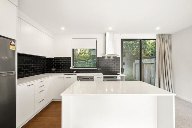 Photo of property in 17 Rua Kai Way, Brooklyn, Wellington, 6021