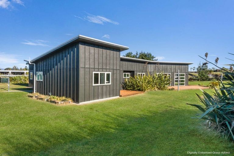 Photo of property in 3 Mowhia Grove, Waitarere, Levin, 5510