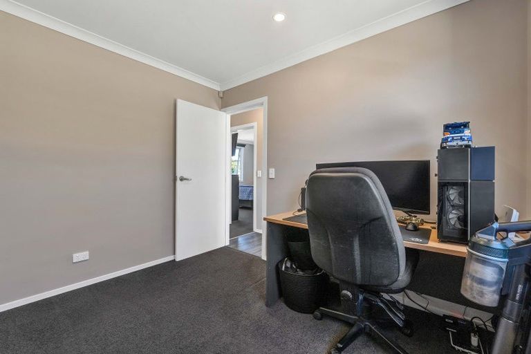 Photo of property in 63 Domett Street, Waitara, 4320