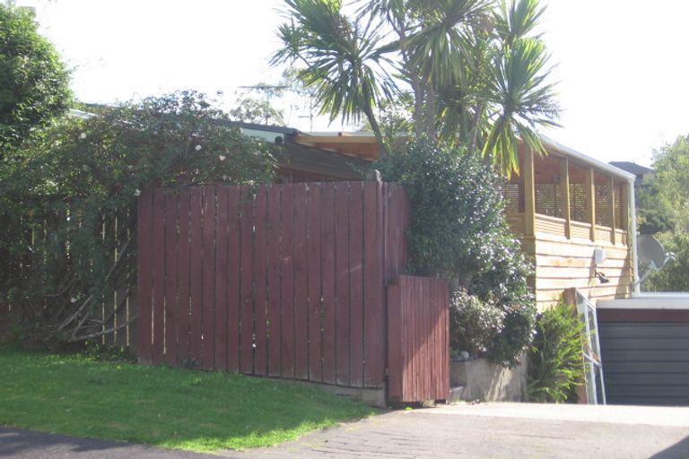 Photo of property in 24 Fairmount Road, Titirangi, Auckland, 0604