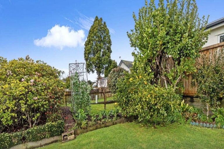 Photo of property in 80 Sutherland Road, Brookfield, Tauranga, 3110