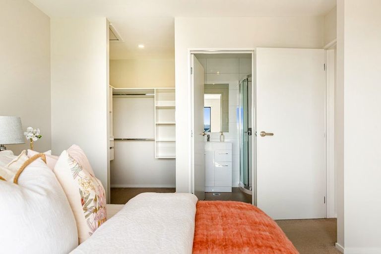 Photo of property in 9 Irving Place, Hobsonville, Auckland, 0616