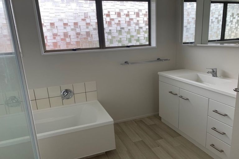 Photo of property in 20 Norfolk Rise, Waiuku, 2123