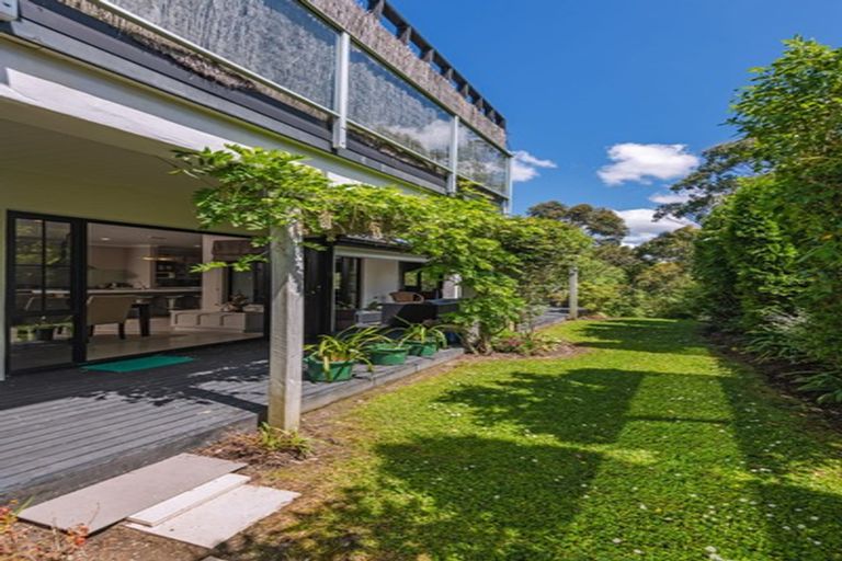 Photo of property in 60 Ruapehu Drive, Fitzherbert, Palmerston North, 4410
