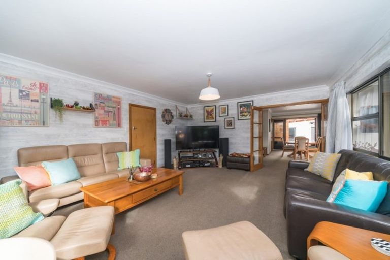 Photo of property in 14 Pitama Road, Awapuni, Palmerston North, 4412