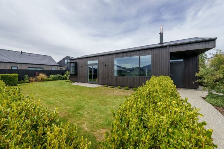 Photo of property in 3 Courthill Lane, Wanaka, 9305