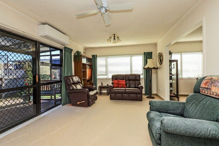 Photo of property in 4/52 Avondale Road, Taradale, Napier, 4112