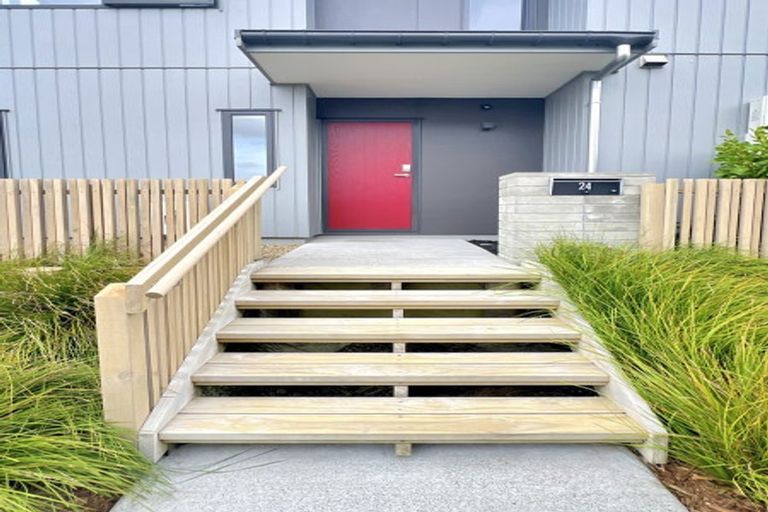 Photo of property in 24 Pukewhero Rise, Westgate, Auckland, 0614