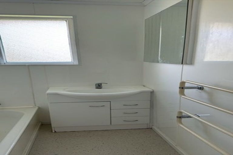 Photo of property in 36 Marsden Street, Hauraki, Auckland, 0622