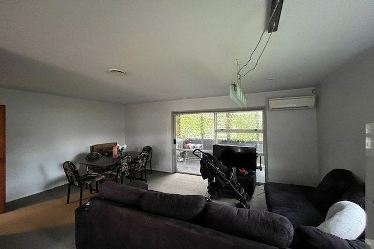 Photo of property in 2/8 Putney Place, Ranui, Auckland, 0612